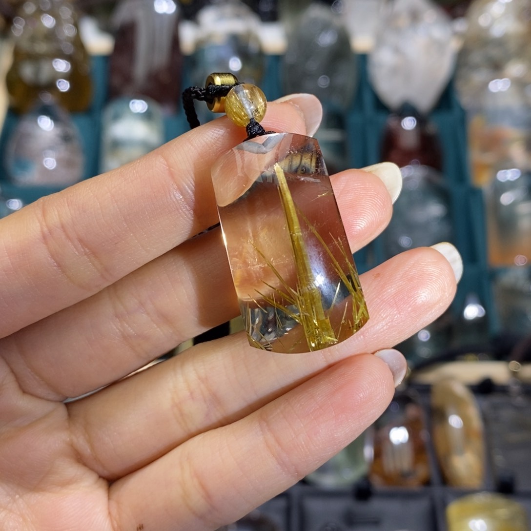 水晶颈饰未镶嵌滏**畔钛晶