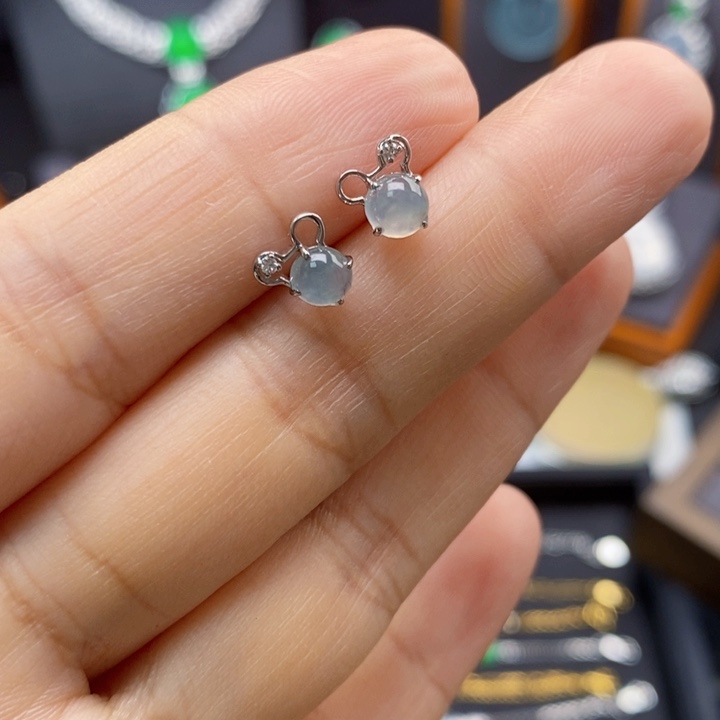 翡翠18K金镶嵌颈饰耳钉