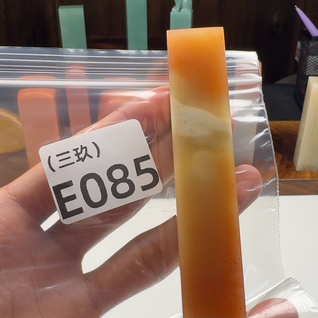 j***i老挝石老挝 老挝 老挝 老挝