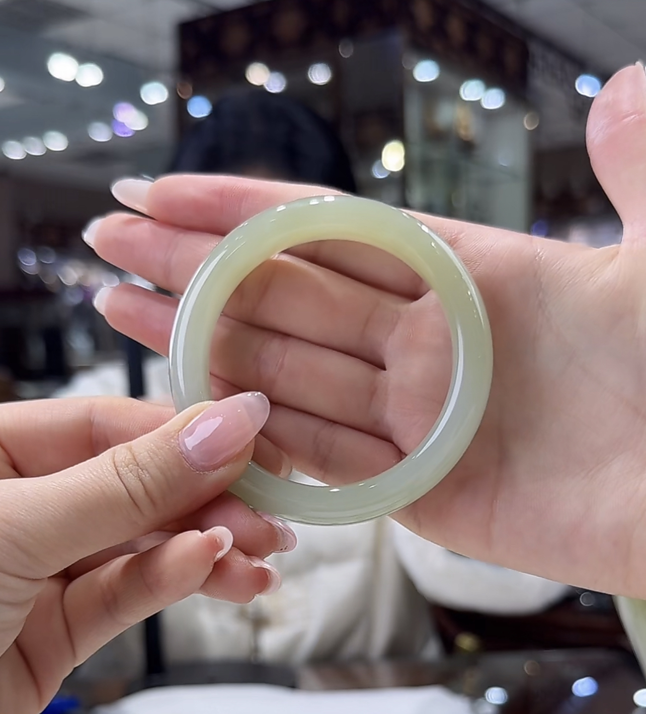 精品天然和田玉手镯55+