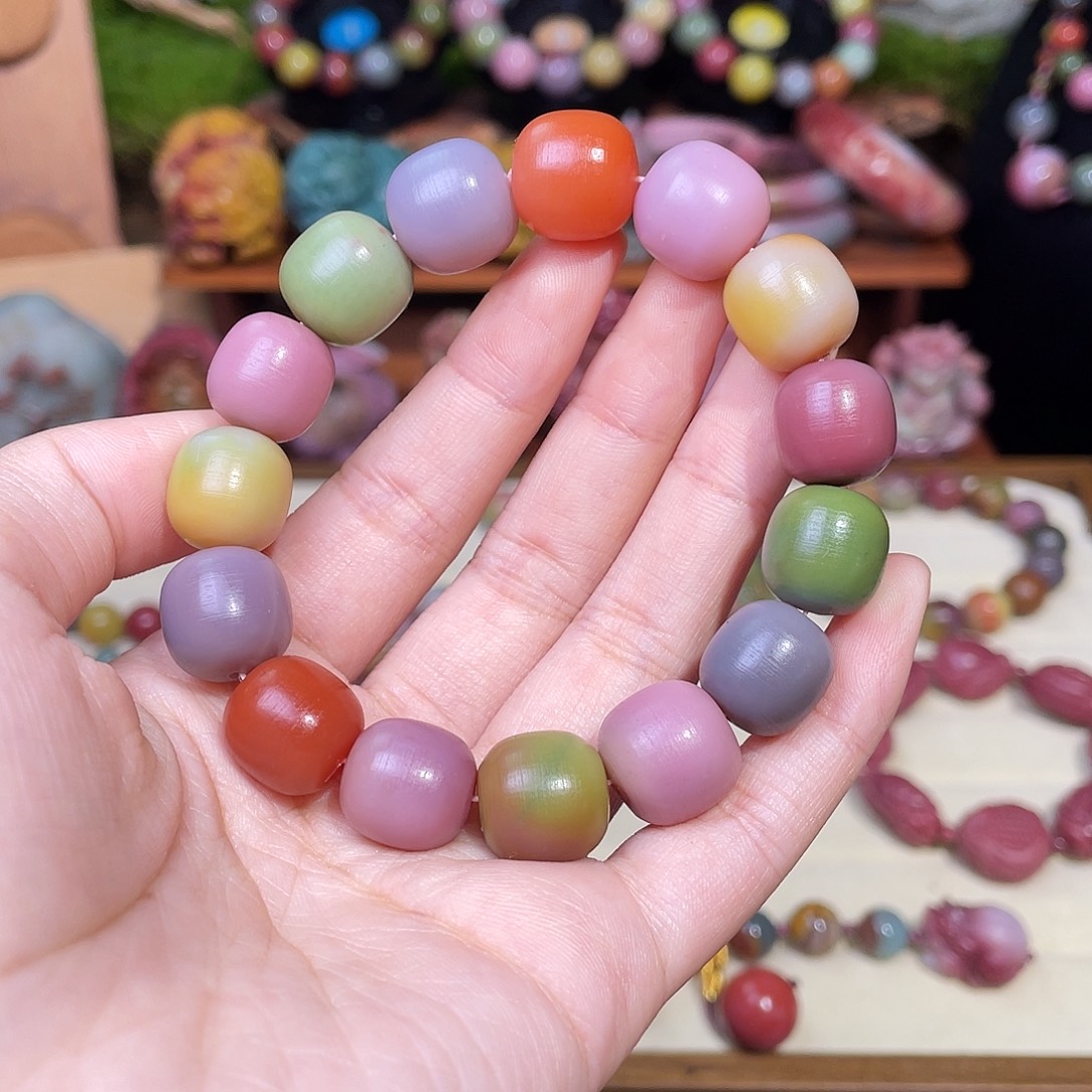 柳***h玛瑙/玉髓未镶嵌珠宝半成品盐源玛瑙老型艳丽色手串