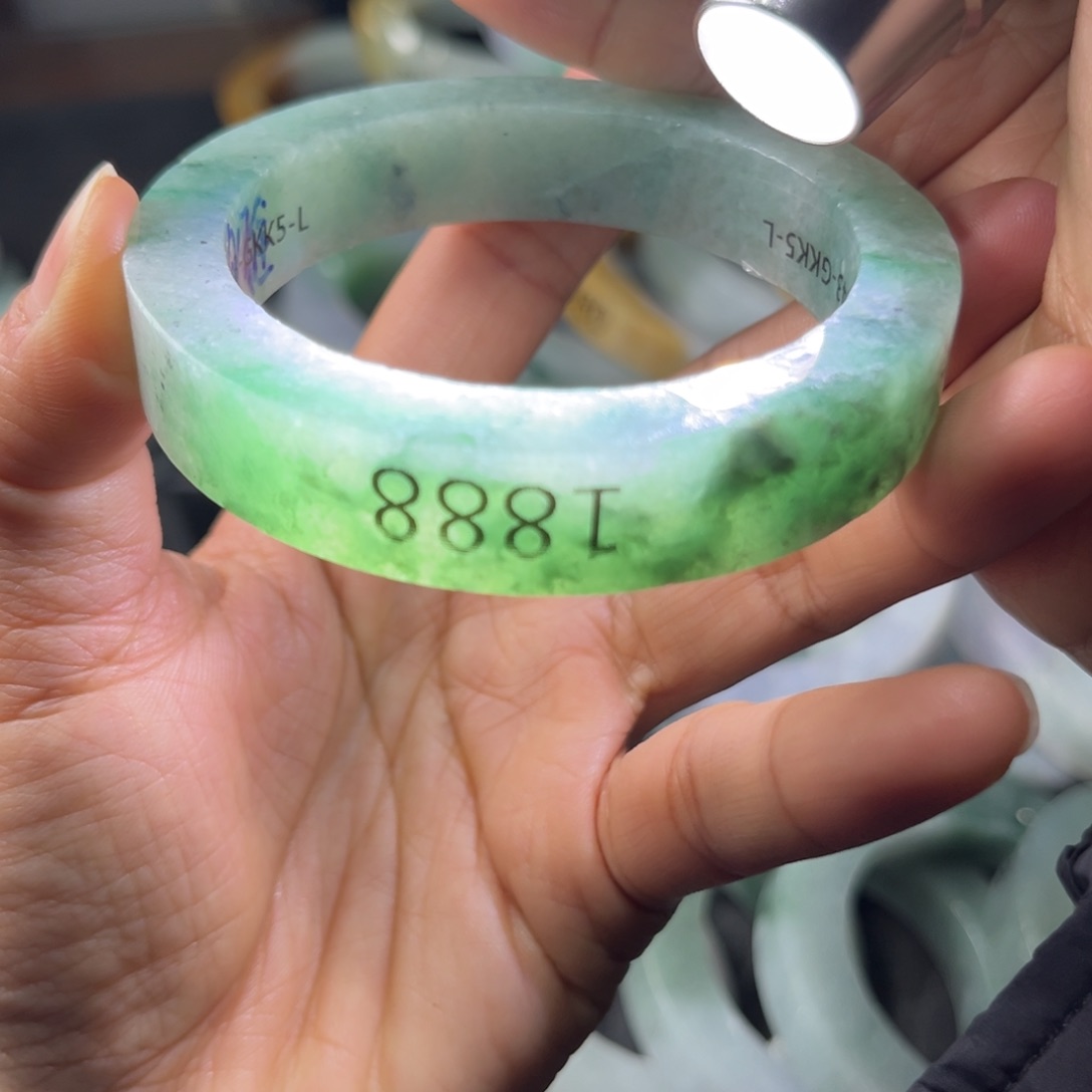 定制翡翠手镯未镶嵌