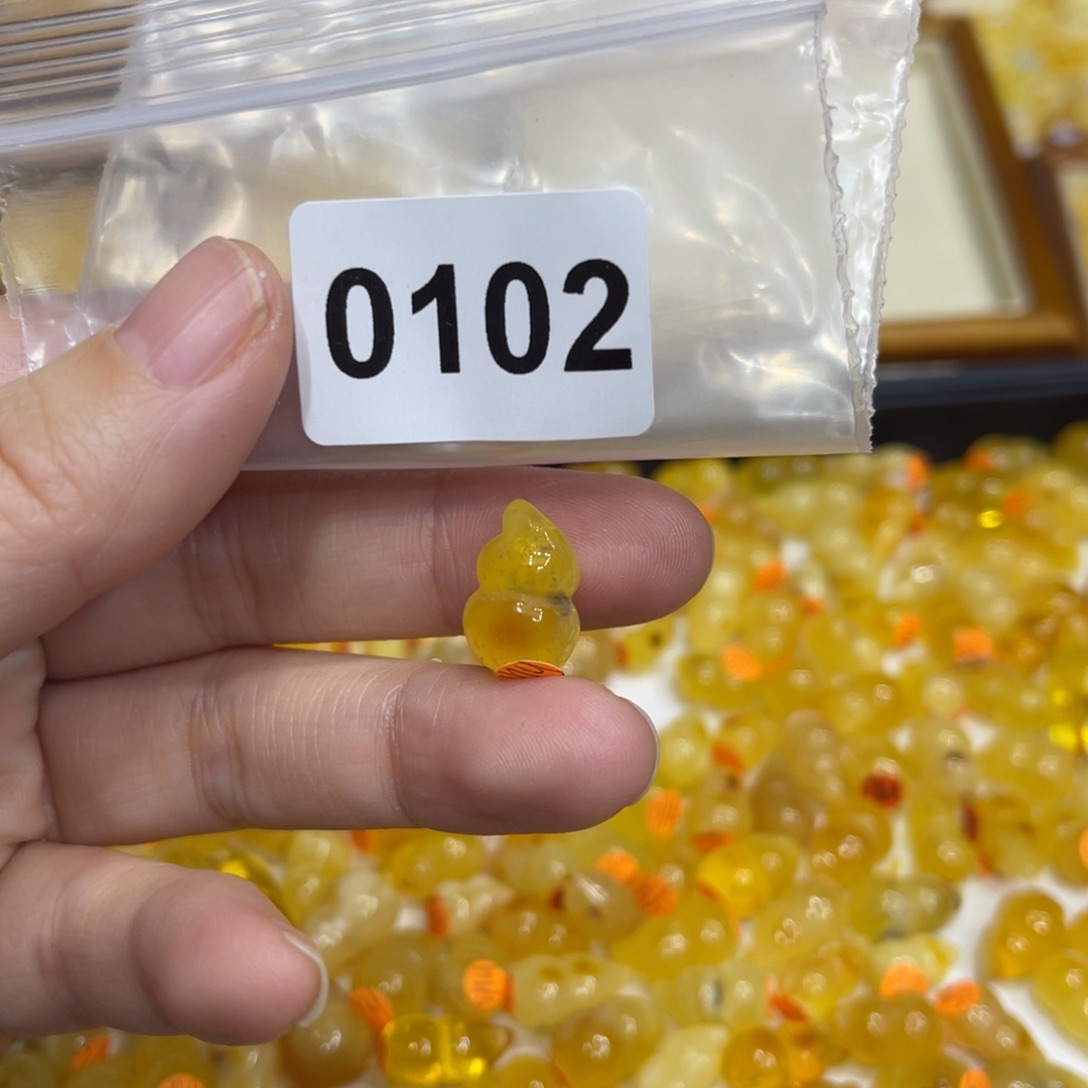 琥珀珠宝奇石未镶嵌