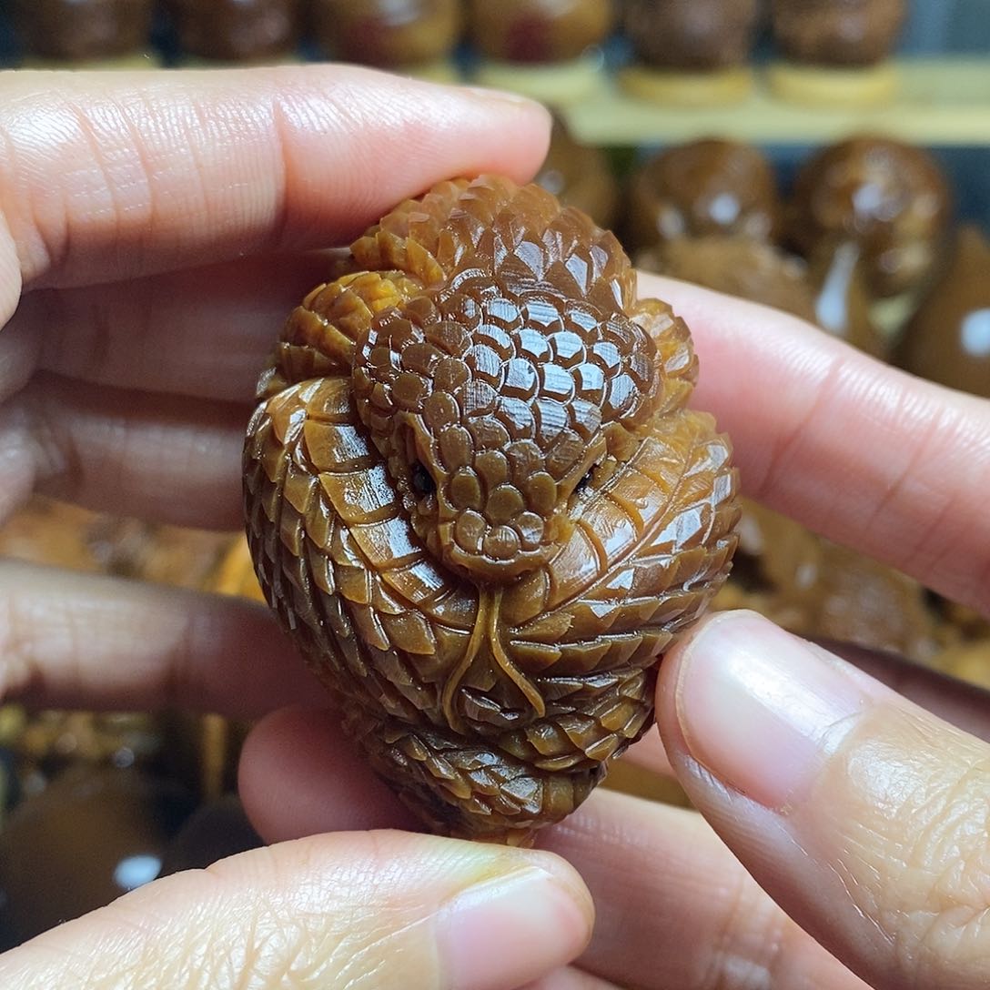 【闪购商品】核桃木/黑胡桃（胡桃木）橄榄核雕工艺玉化3.8