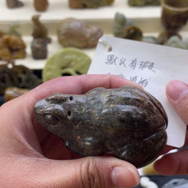 蛇纹石玉颈饰未镶嵌3