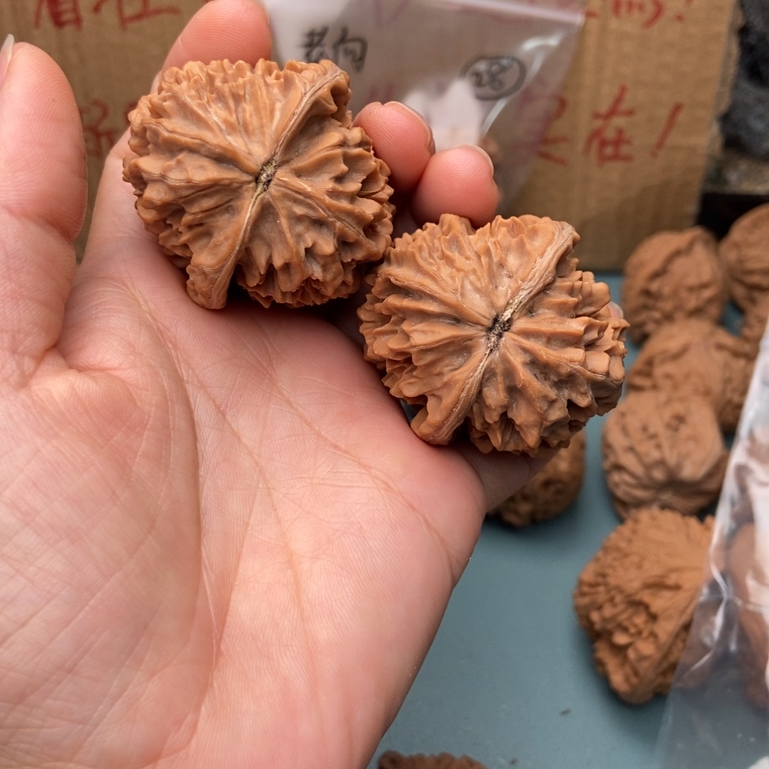 爱***条把件文玩核桃招财鼠29