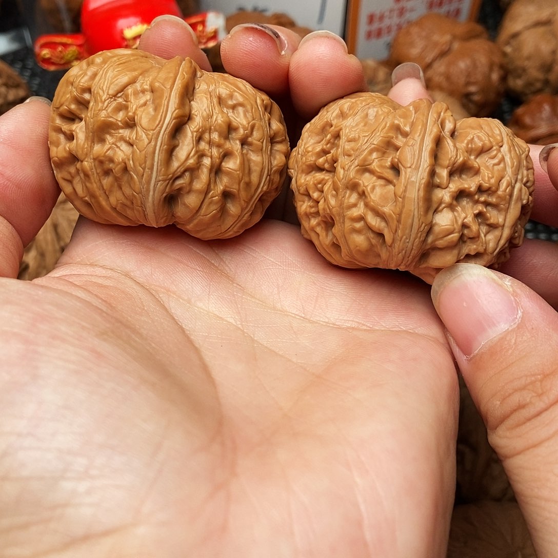 文玩核桃吊坠?**?元宝43