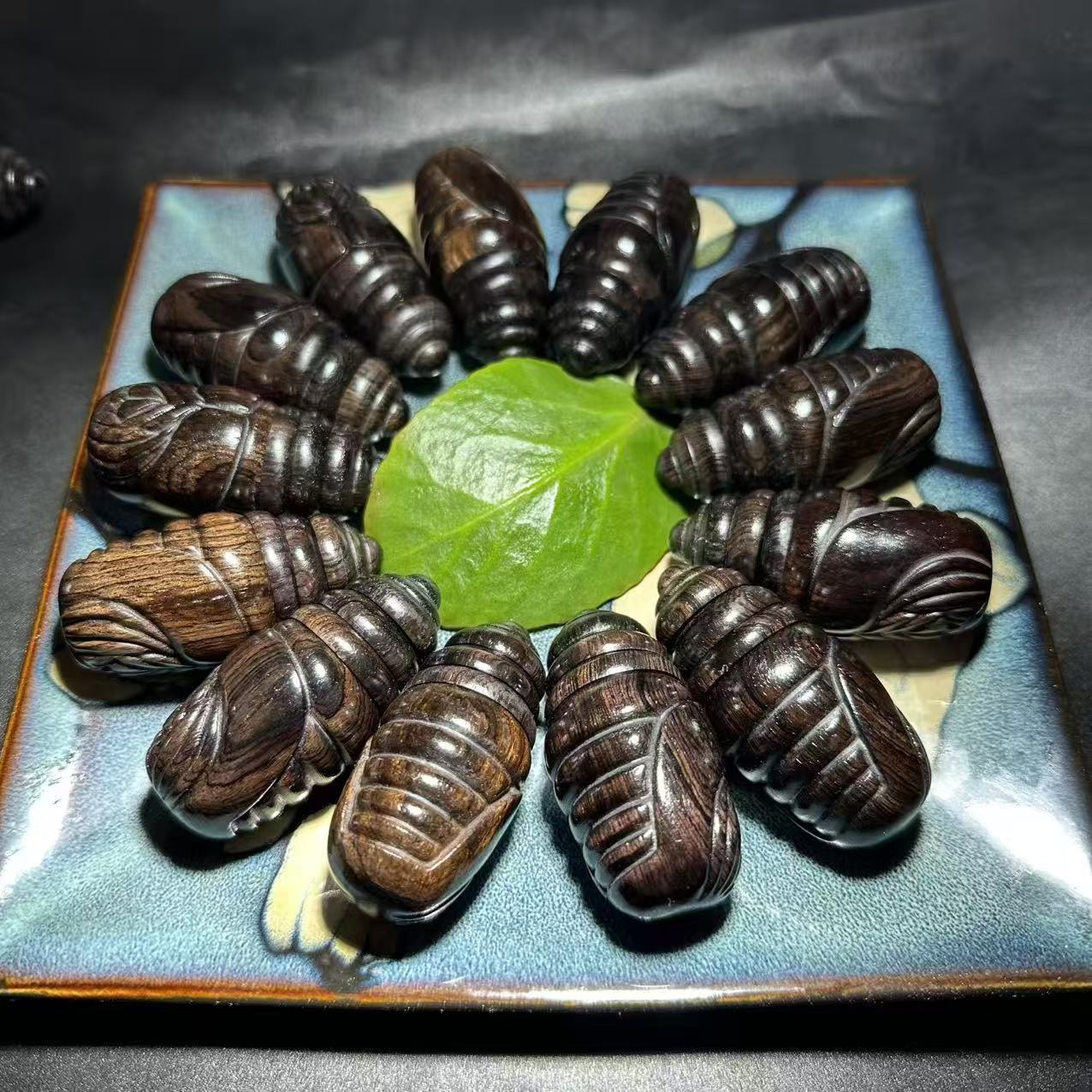 蝉蛹手把件雷击乌木高油高密手工雕刻可动蚕蛹东南西北男女文玩