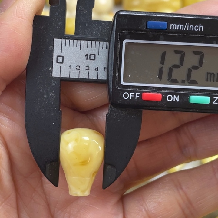 蜜蜡未镶嵌裸石35杂