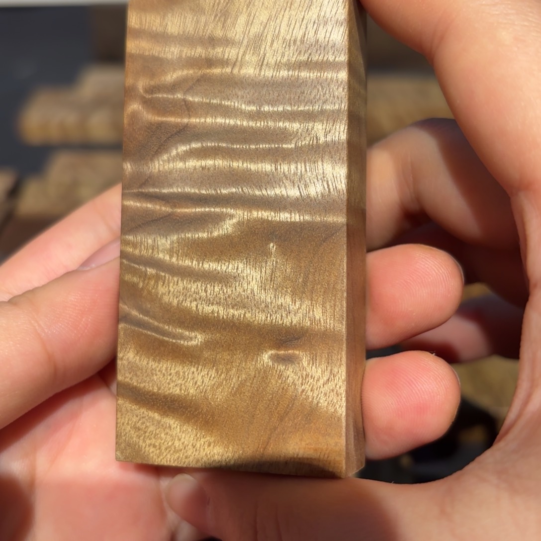 甲***空金丝楠木无事牌材料