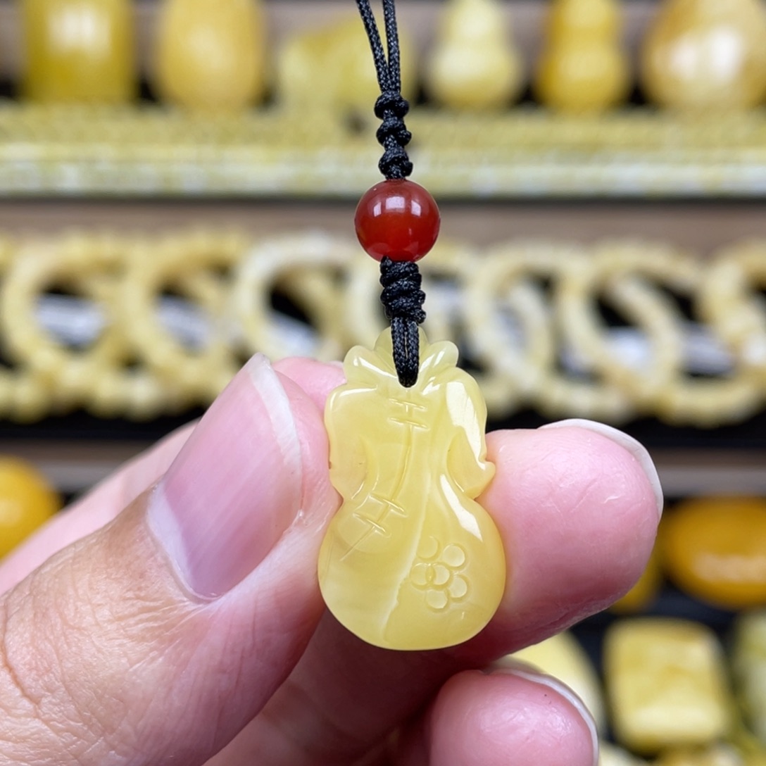 琥珀裸石未镶嵌挂件