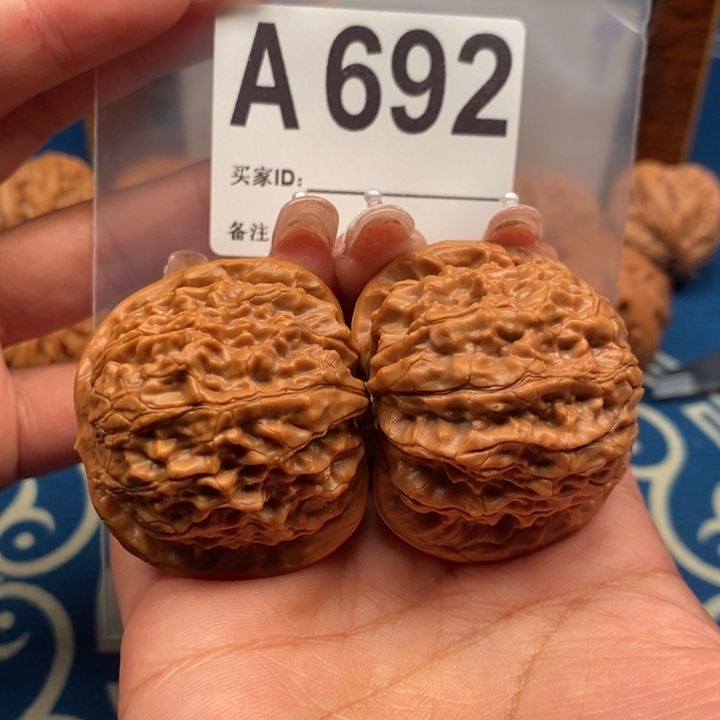 文玩核桃吊坠金麒麟精修44-45A692