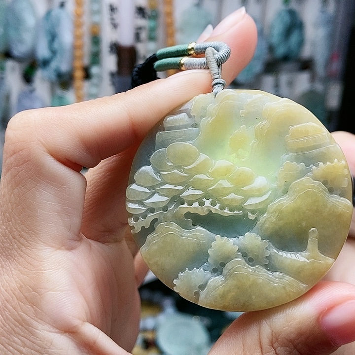 颈饰足铂镶嵌翡翠翡翠