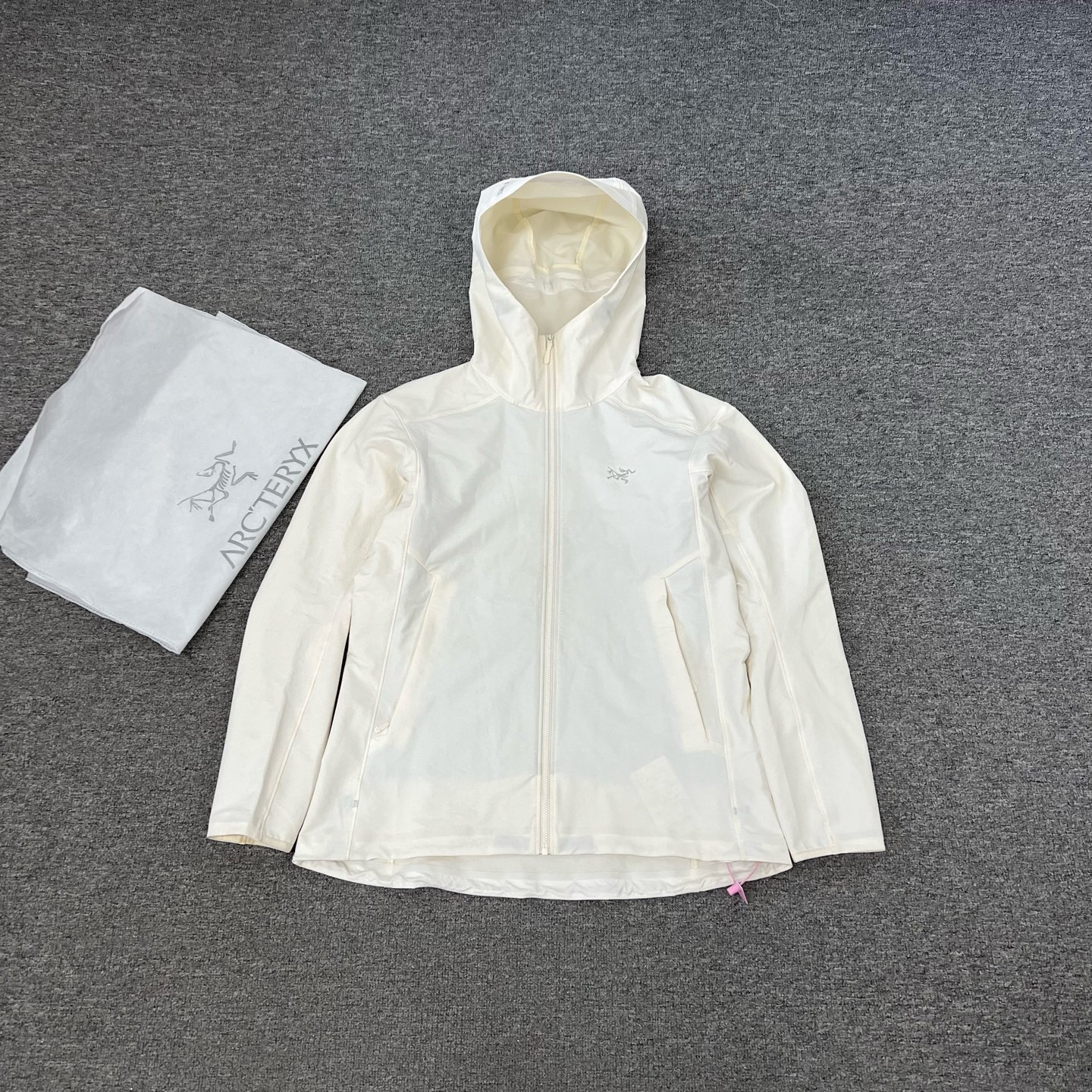 99新 AMIPARIS 始祖鸟 米白色外套L码