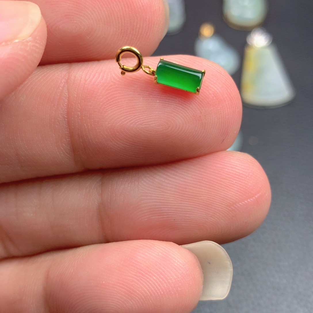 【闪购商品】翡翠18K金镶嵌颈饰翡翠