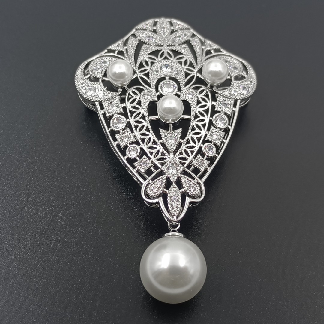 铜合金合成锆石胸针 I3HYM-34808 胸针简约精致时尚