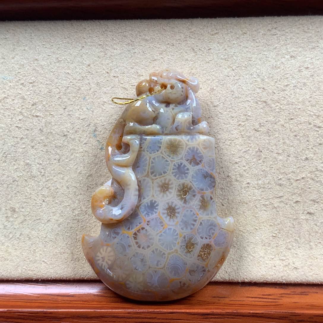 未镶嵌蓝绿玻璃花漏500/个。07硅化珊瑚（珊瑚玉）