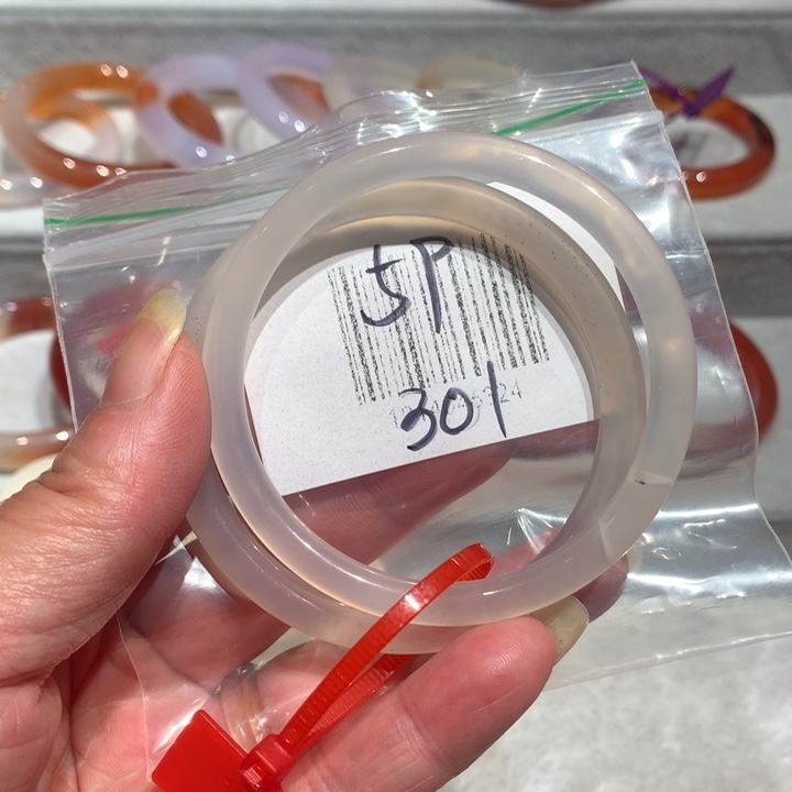 玛瑙/玉髓手镯未镶嵌59