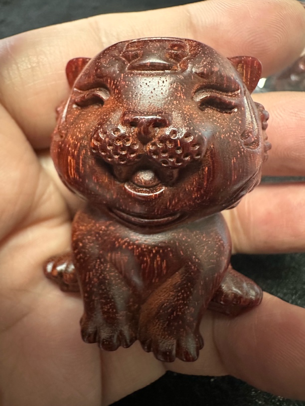 檀香紫檀中品相雕刻件（#004）