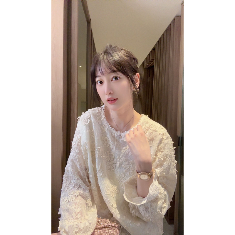 【张静芝】刺绣藤蔓重工米白色衬衫