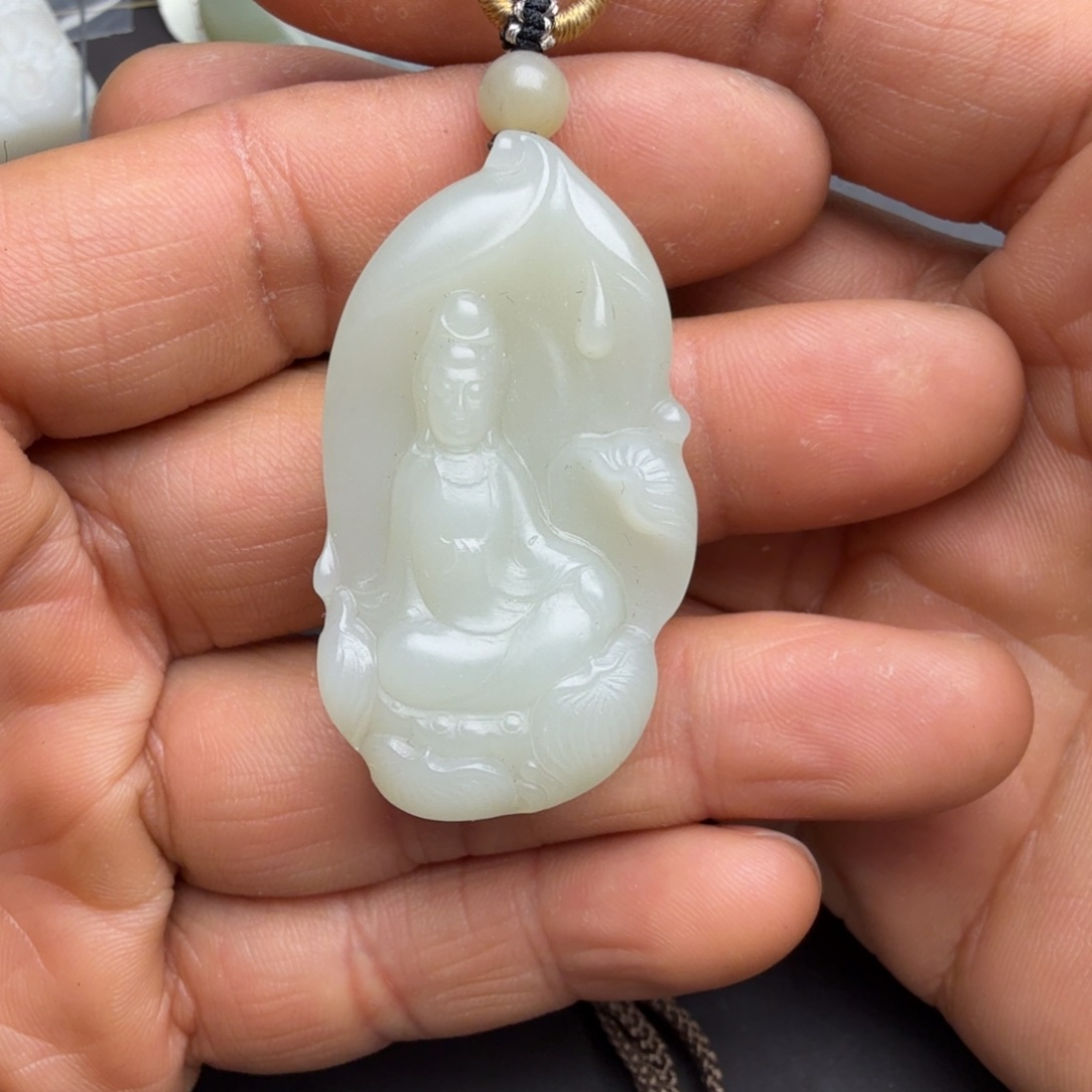 和田玉颈饰未镶嵌芝**门