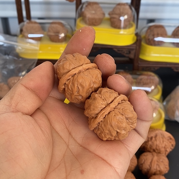 ****咚文玩核桃吊坠蛤蟆头