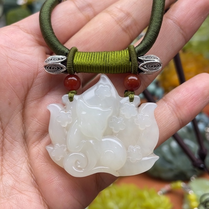 蛇纹石玉吊坠未镶嵌