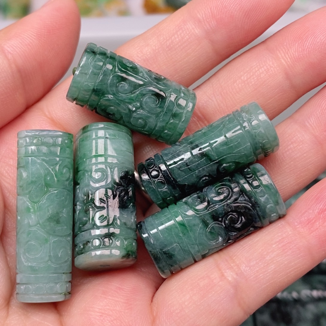 勋***悦翡翠未镶嵌吊坠(不含链)