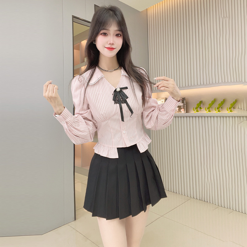 高级感法式条纹粉色长袖V领衬衫女秋季设计感木耳边短款上衣