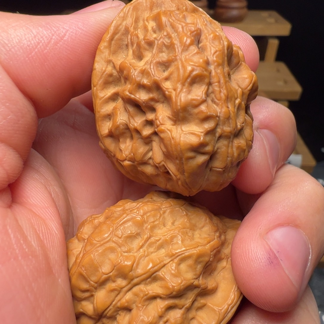 文玩核桃吊坠姜黄皮金蟾38mm