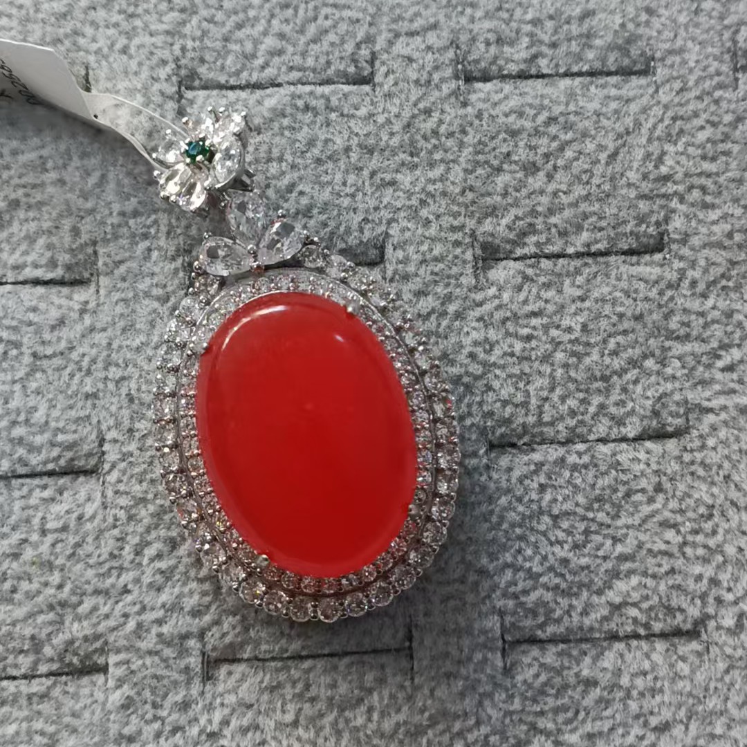 A36红色蛋面吊坠