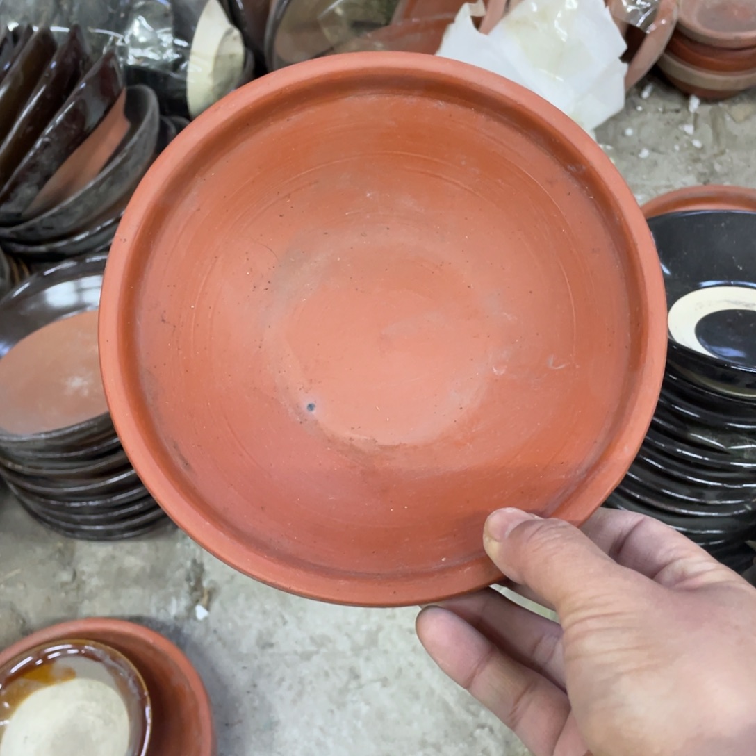 盘瓷器微瑕口径17高4两只