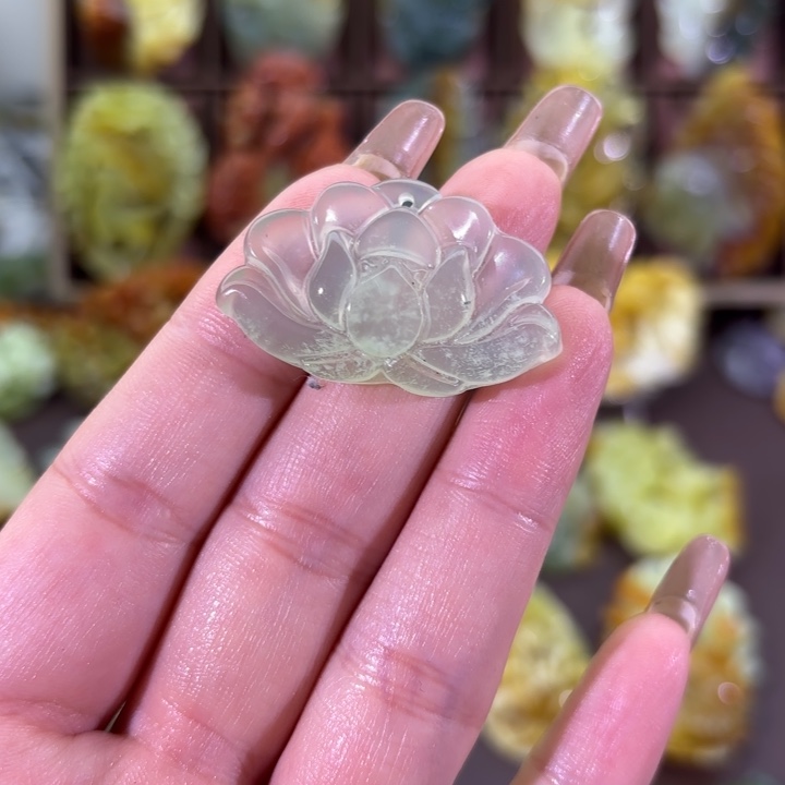 未镶嵌蛇纹石玉颈饰蘼*落