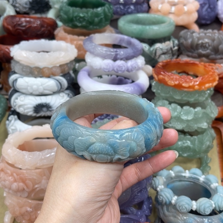 花***蕊石英岩玉未镶嵌手镯