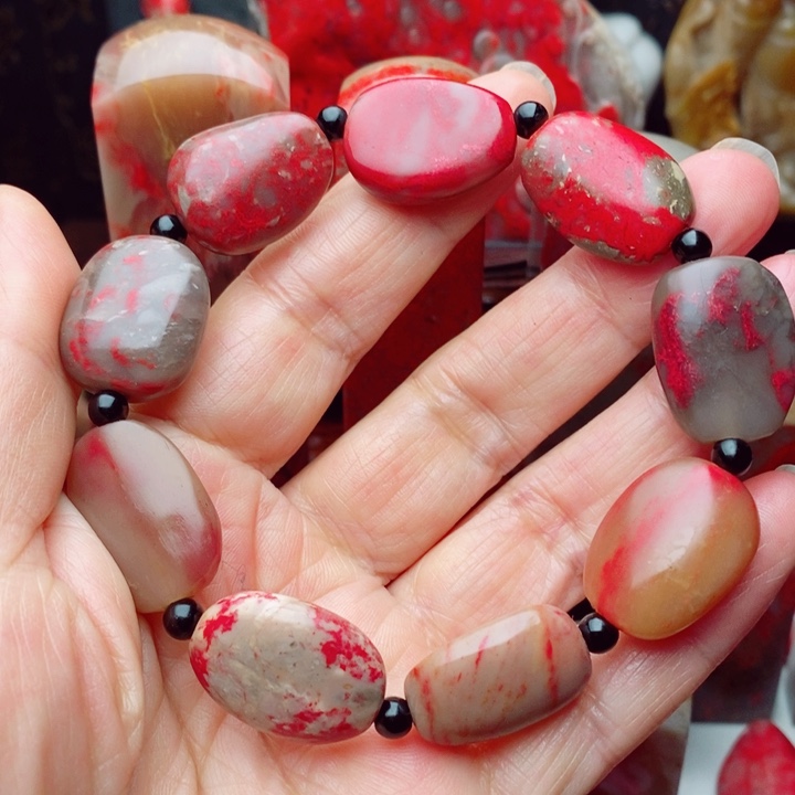 昌化鸡血石昌化鸡血石