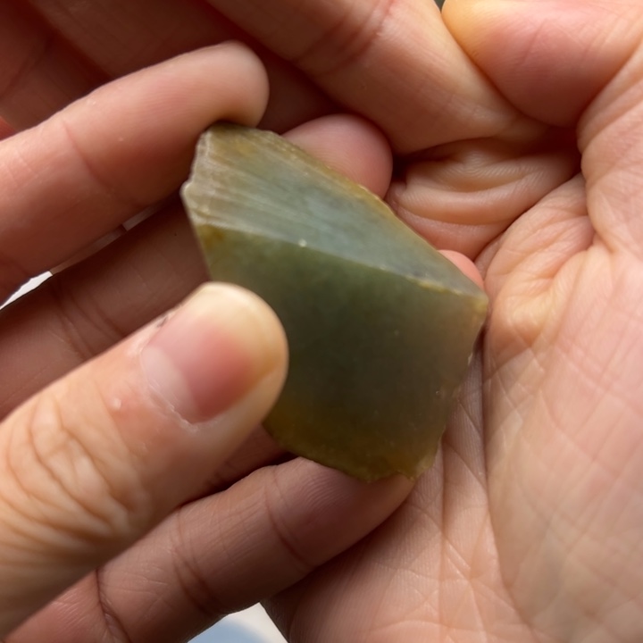 翡翠颈饰未镶嵌毛料