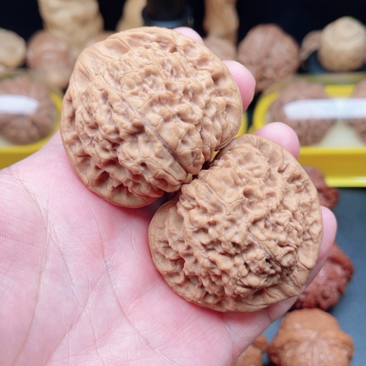 文玩核桃把件麒麟纹官帽51×44×44