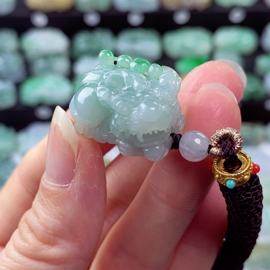 翡翠颈饰未镶嵌天然