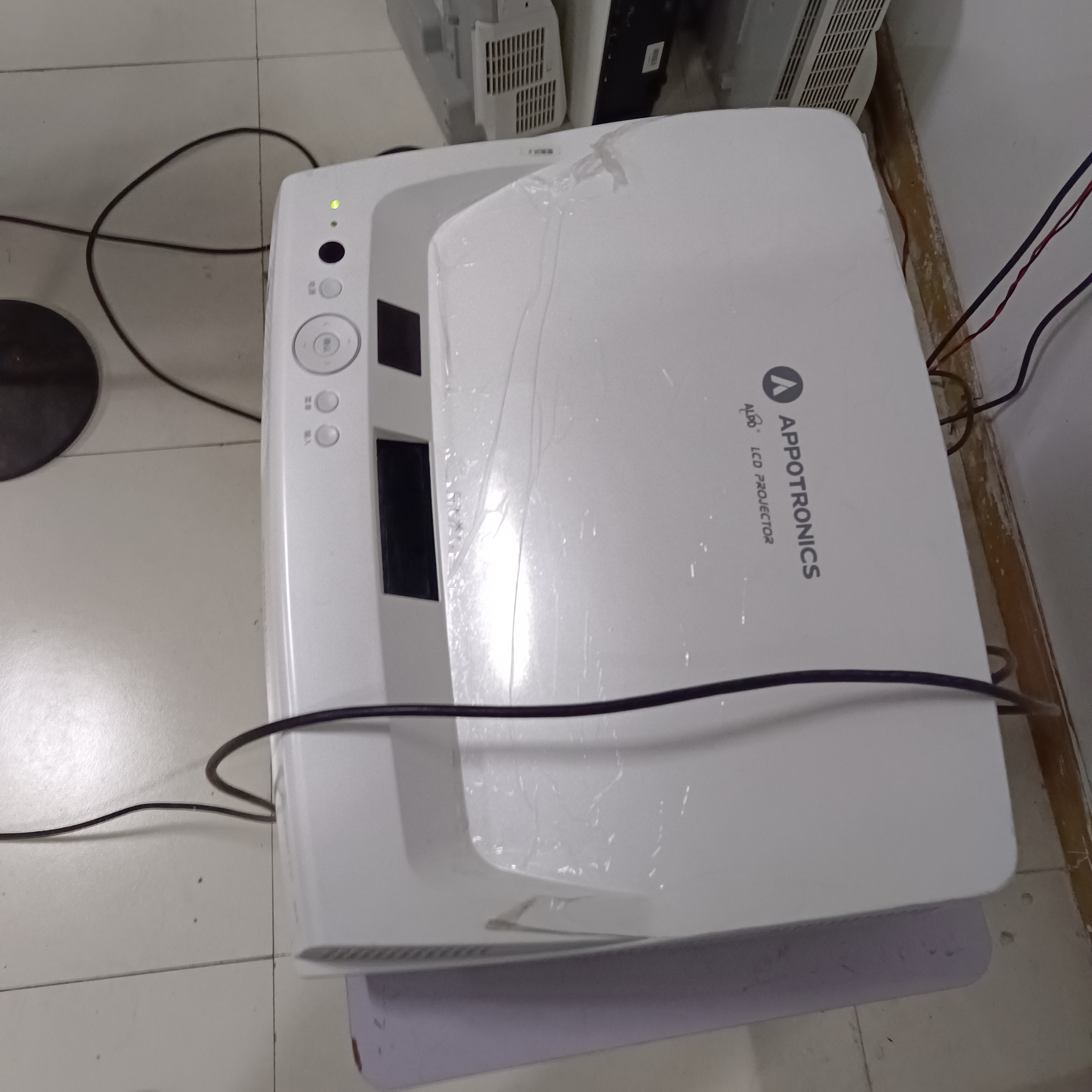 8新  二手光峰投影仪运费自理