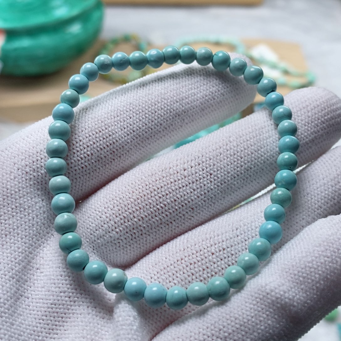 绿松石颈饰未镶嵌