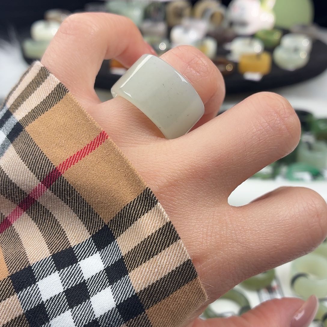 和田玉未镶嵌戒指S38奶蓝圆切17.7