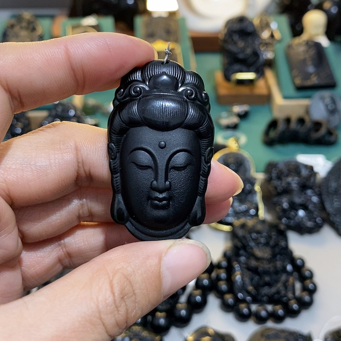 蛇纹石玉颈饰未镶嵌稀*