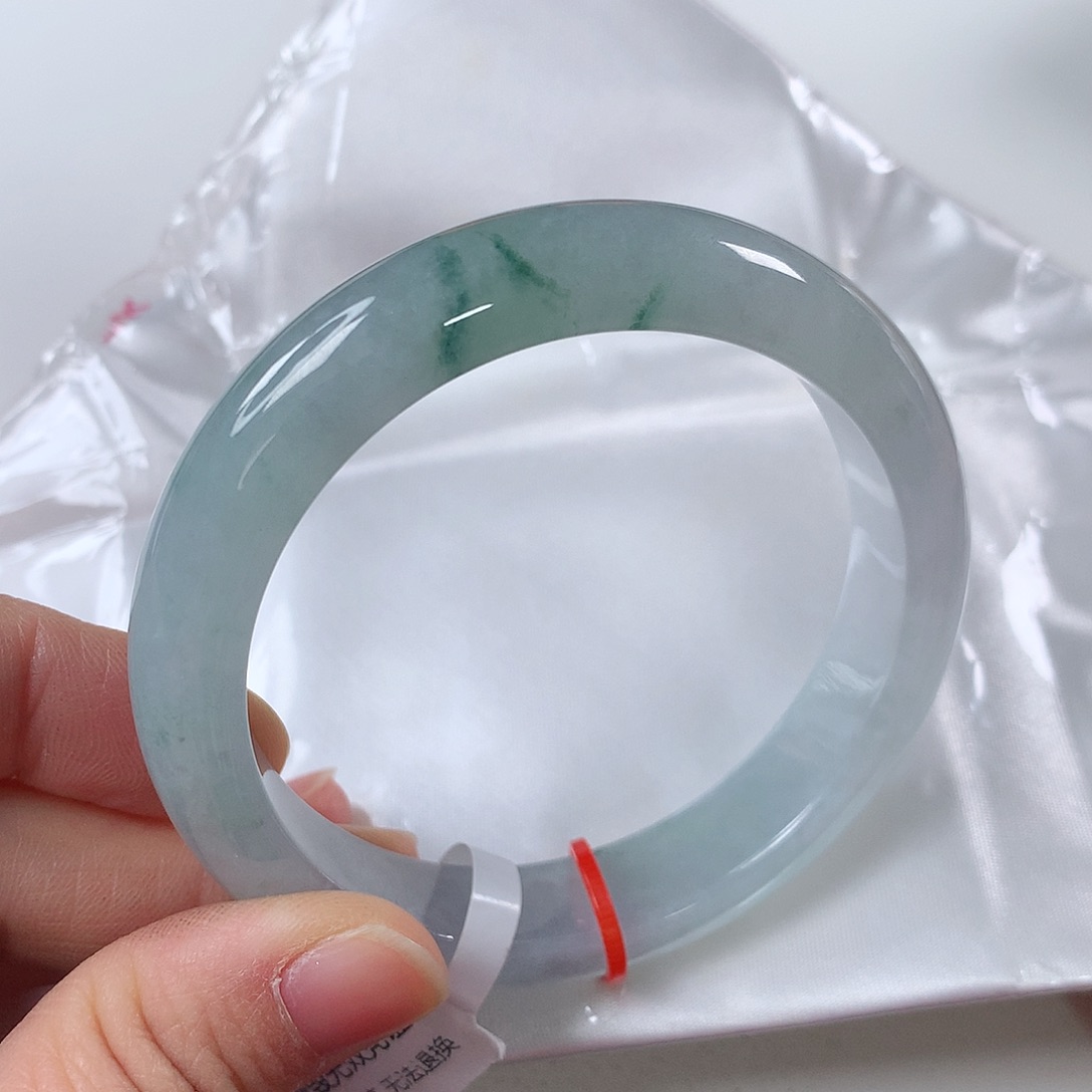 翡翠手镯未镶嵌①⑤⑧