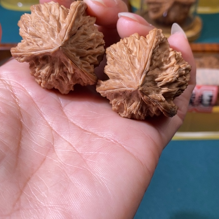 文玩核桃吊坠拿****糖全品奔