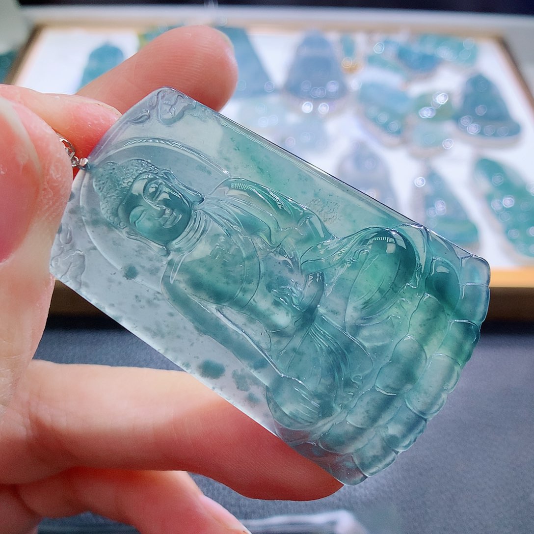 翡翠颈饰18K金镶嵌翡翠