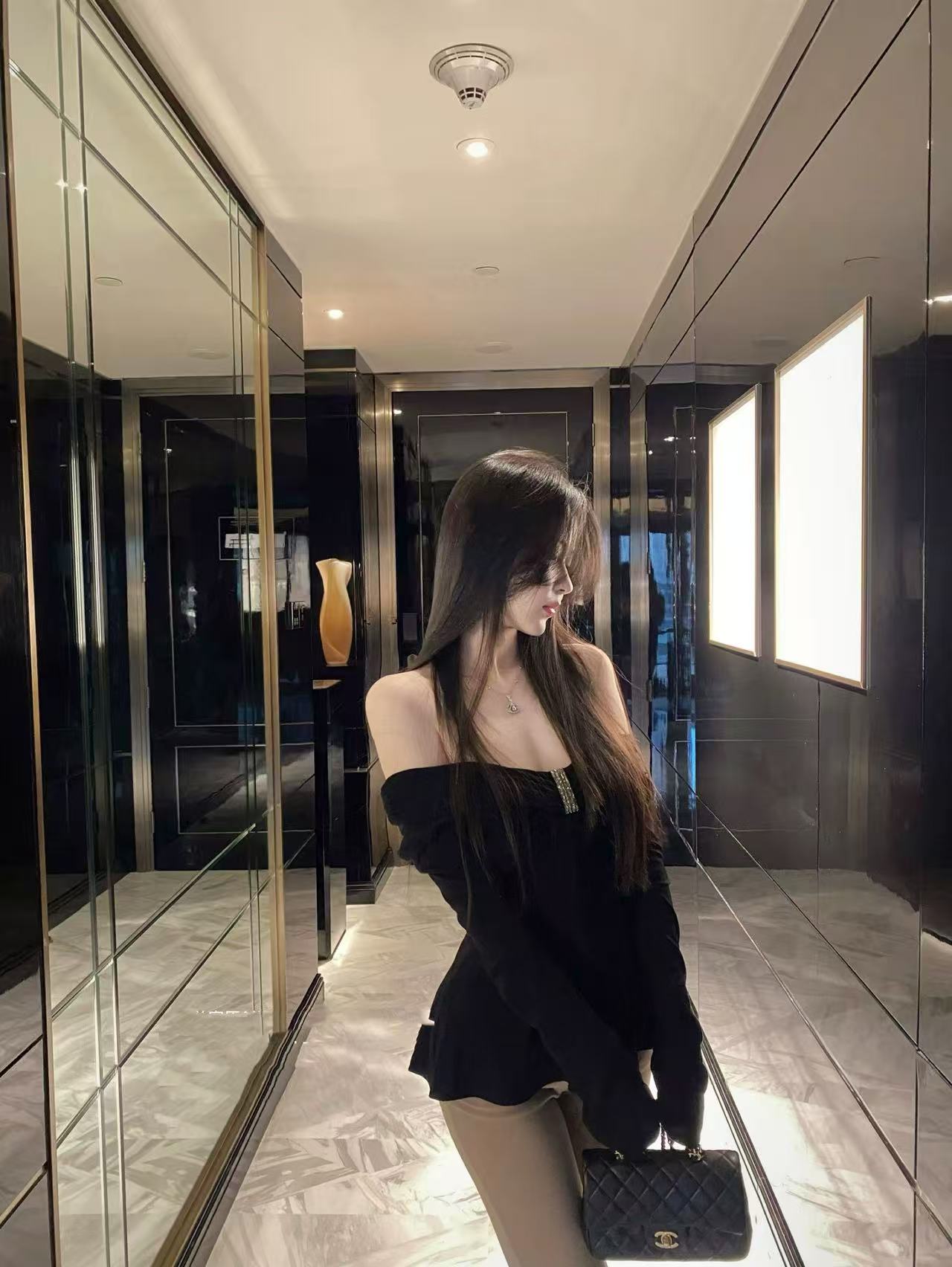 梦梦 MENGMENG｛暮黛小夜曲 新款修身显瘦性感天鹅颈长袖上衣}