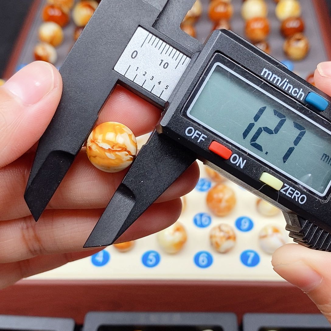 未镶嵌蜜蜡裸石蜜蜡