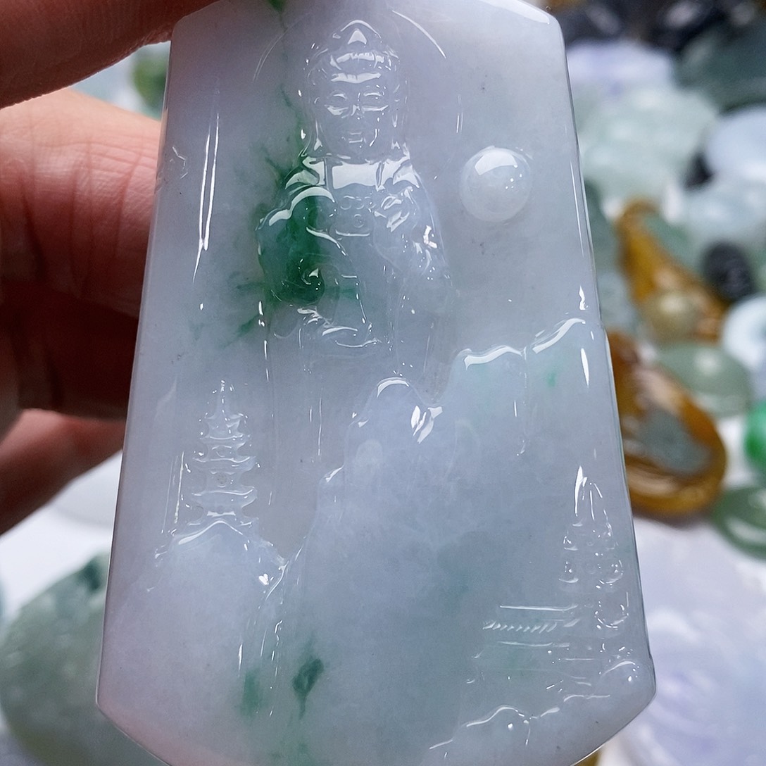 翡翠颈饰未镶嵌站观音