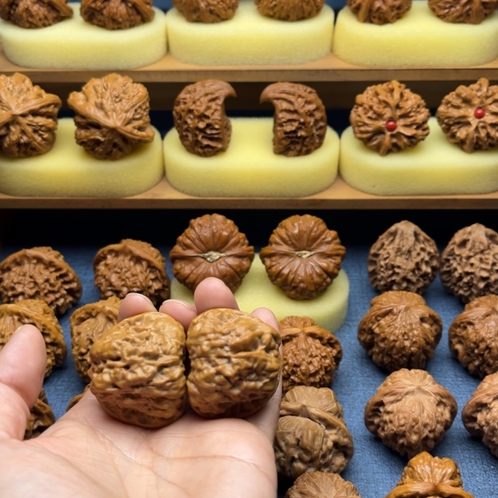 39蛤蟆头文玩核桃打底