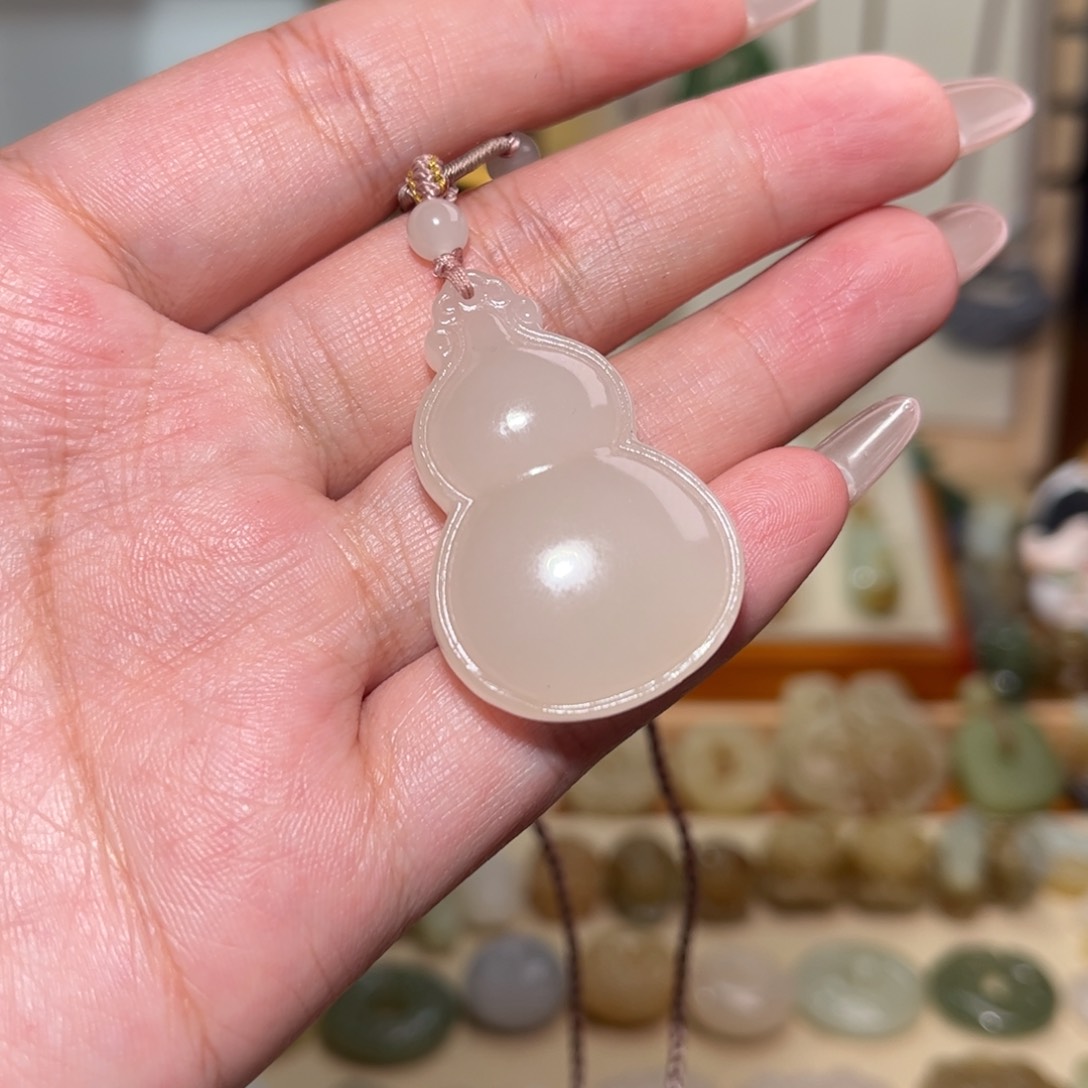 和田玉颈饰未镶嵌执**你